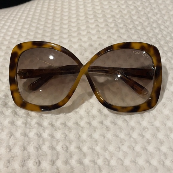 By TOM FORD Calgary Butterfly Vintage Sunglasses, tortoise Havana. - Picture 2 of 8